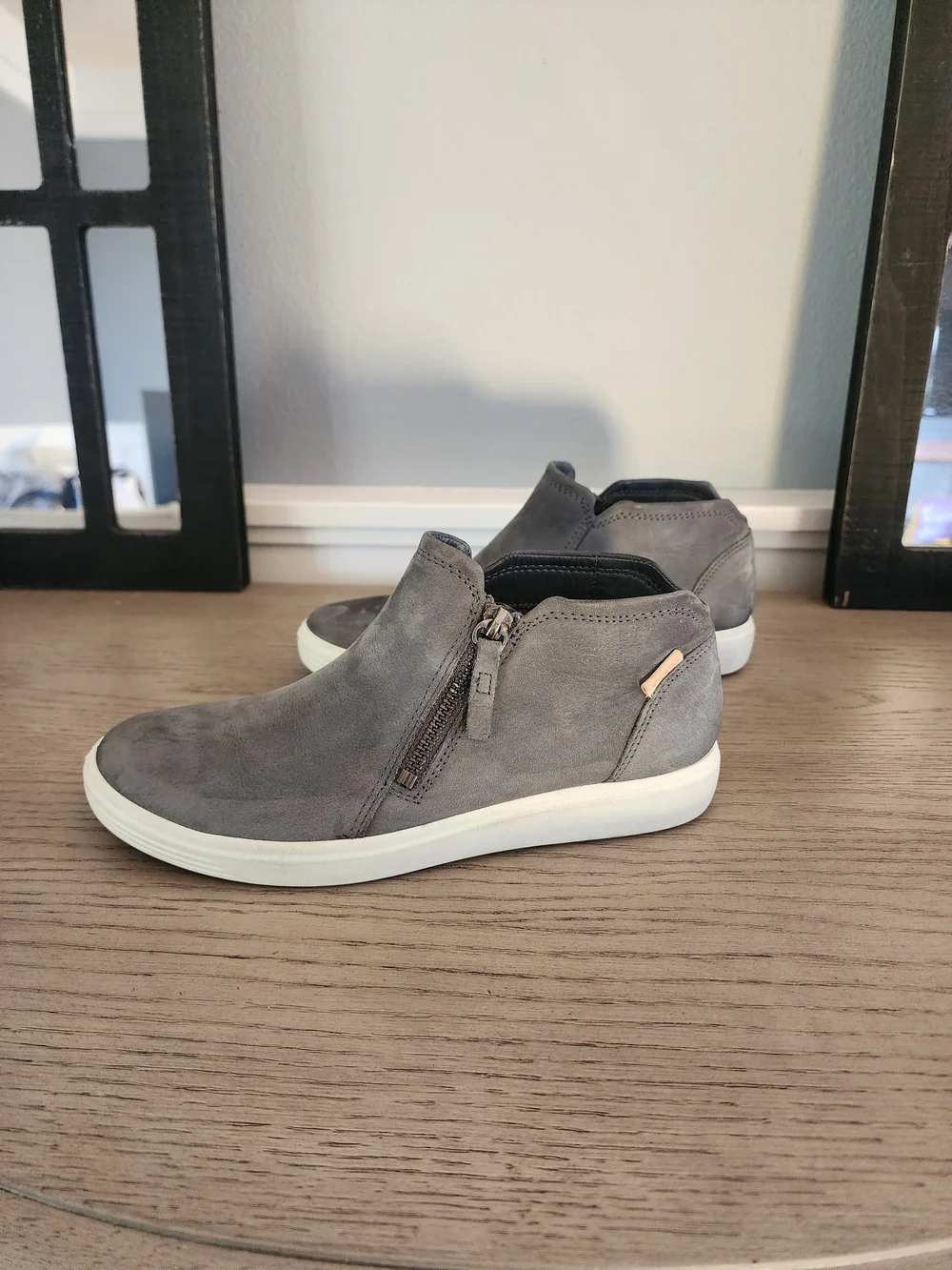 Ecco Women's Gray Suede Zip-Accent Sneakers